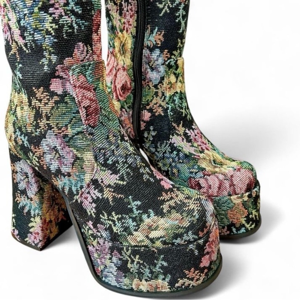 Current Mood Dolls Kill ‘BOHEME GARDEN’ Tapestry OTK Boots Vest SET L/9 NWT - Picture 4 of 13